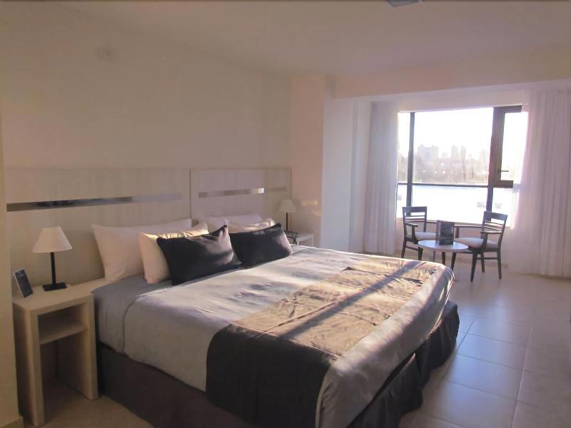 Hotel Puerto Amarras