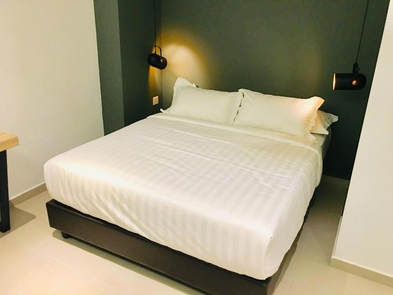 Enclave Business Hotel