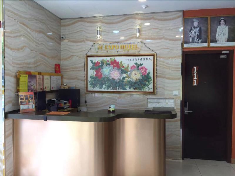 Expo Hotel