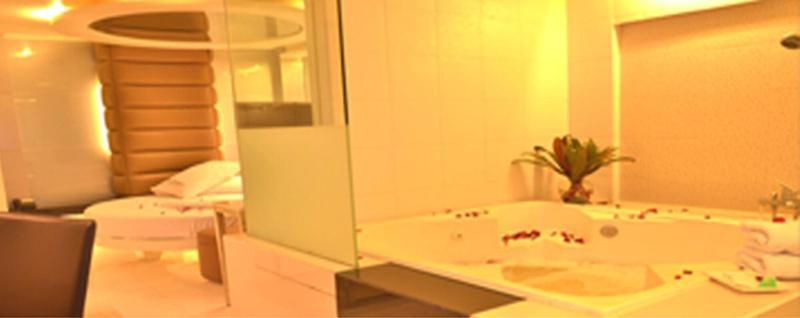One Serenata Hotel Bacoor