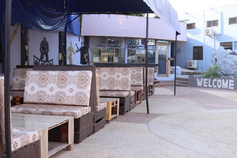 Airport Side Hotel