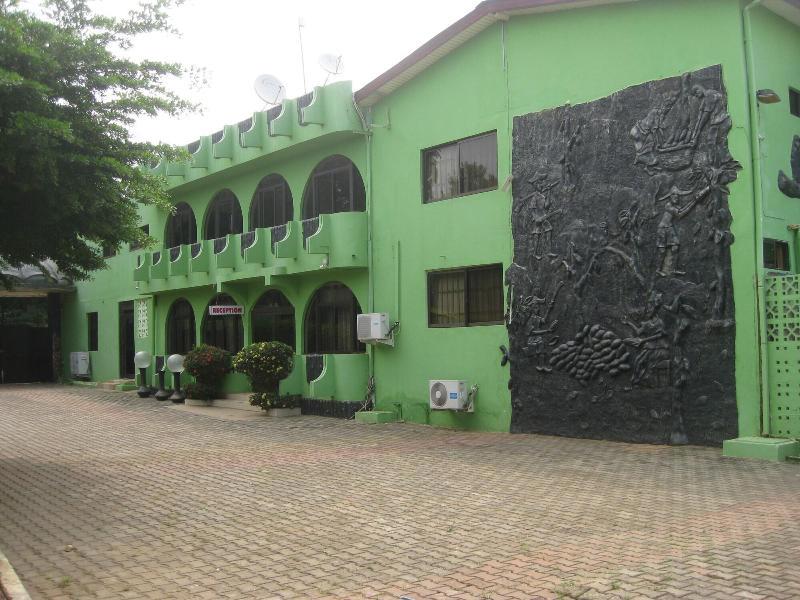 Airport Side Hotel