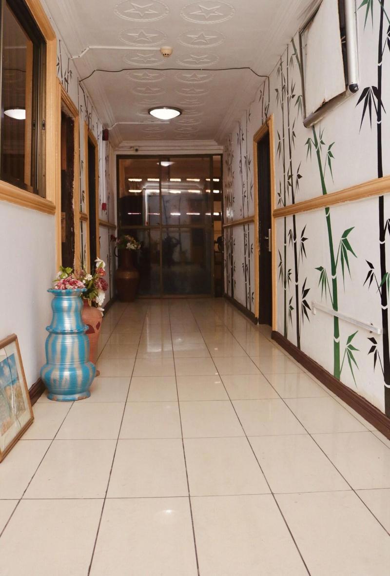 Airport Side Hotel