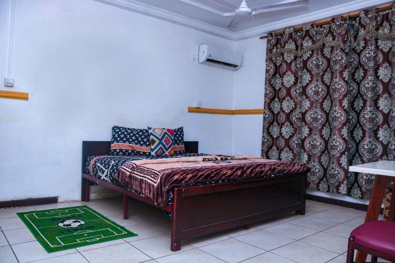 Airport Side Hotel