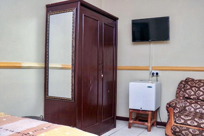 Airport Side Hotel