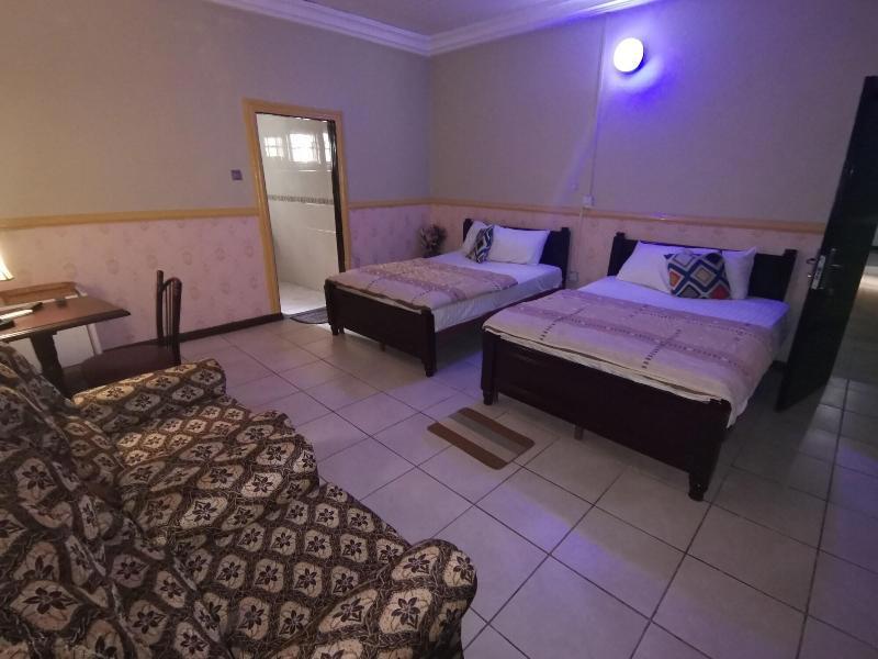Airport Side Hotel