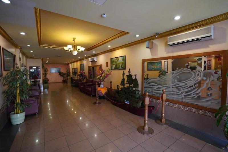 Fullywell Hotel