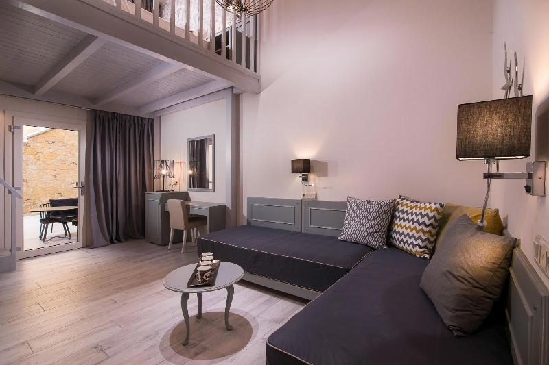 Neikos Luxury Suites galeri fotoğrafı