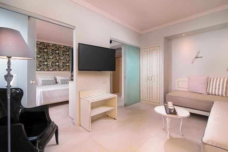 Neikos Luxury Suites galeri fotoğrafı