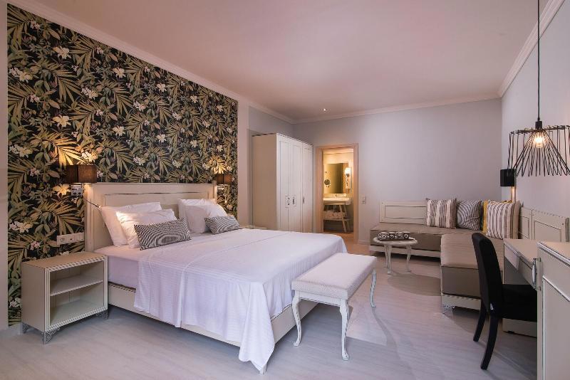 Neikos Luxury Suites galeri fotoğrafı