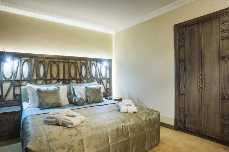 Cadence Design Hotel