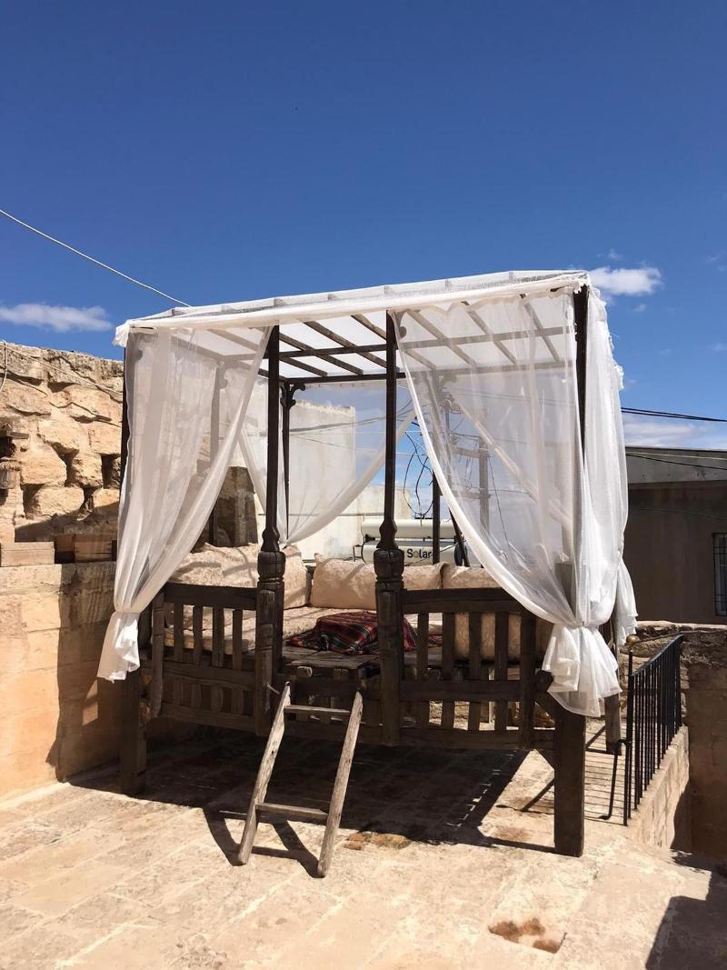 Dara Konagi galeri fotoğrafı