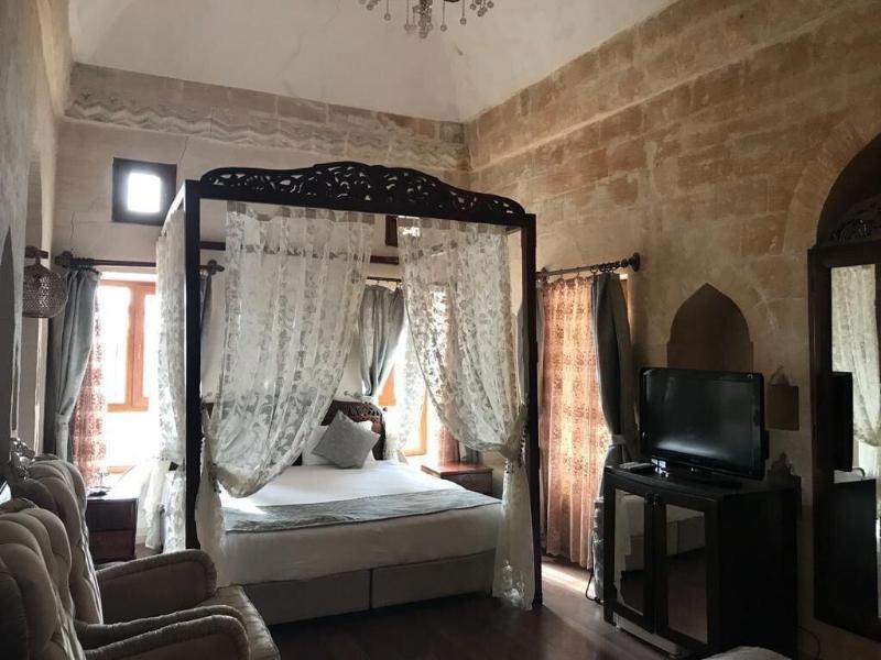 Dara Konagi galeri fotoğrafı