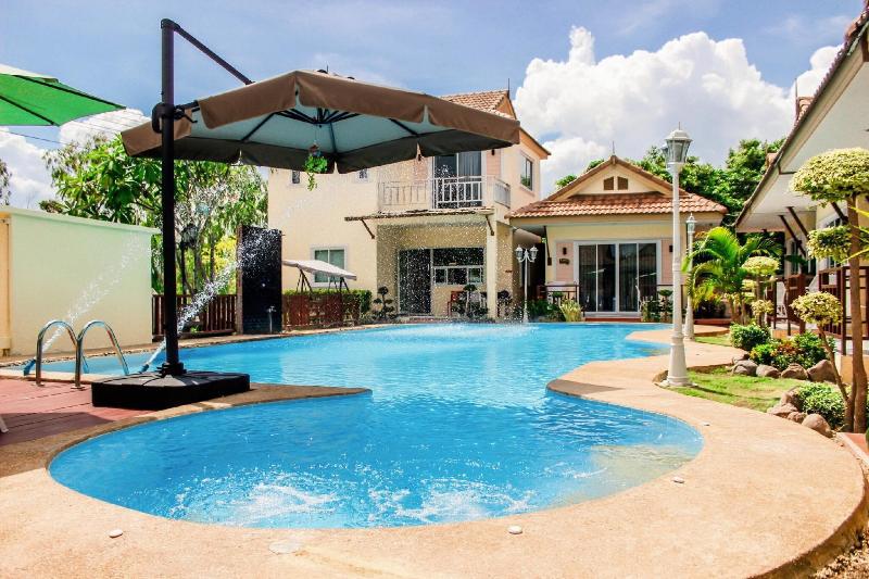 Charm Resort Cha-Am