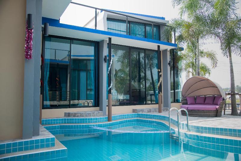 Charm Resort Cha-Am