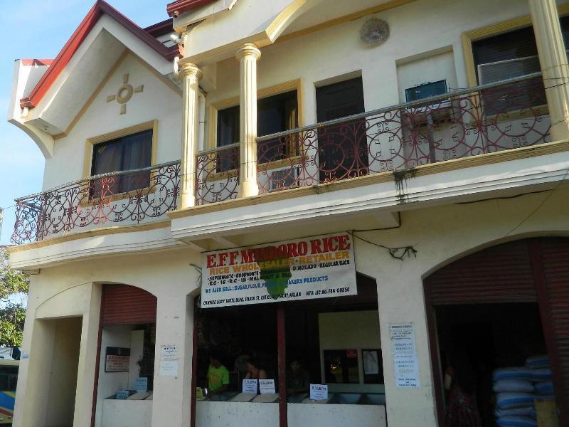 Candice Lucy Hotel