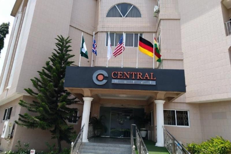 Central Hotel - Osu