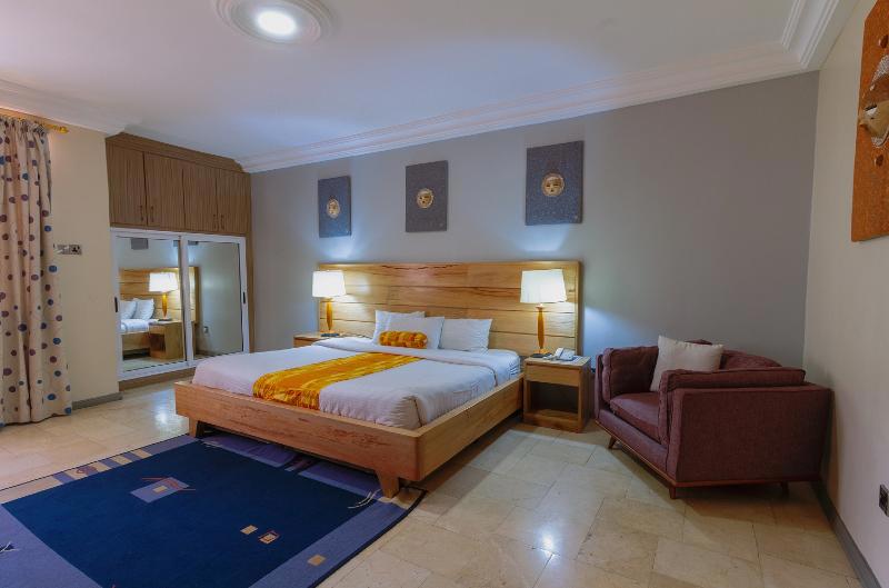 Central Hotel - Osu