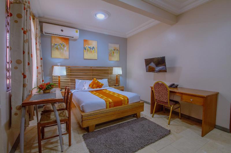 Central Hotel - Osu
