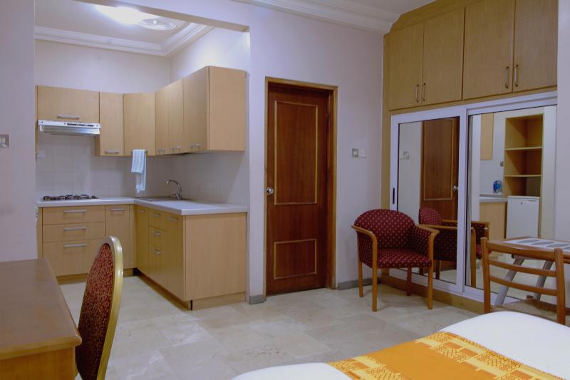 Central Hotel - Osu
