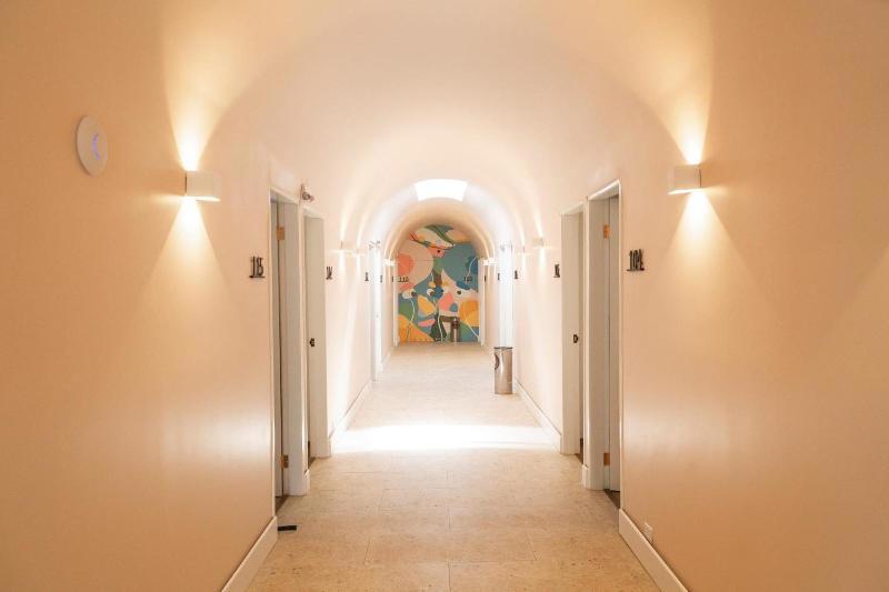 Intj Hotel