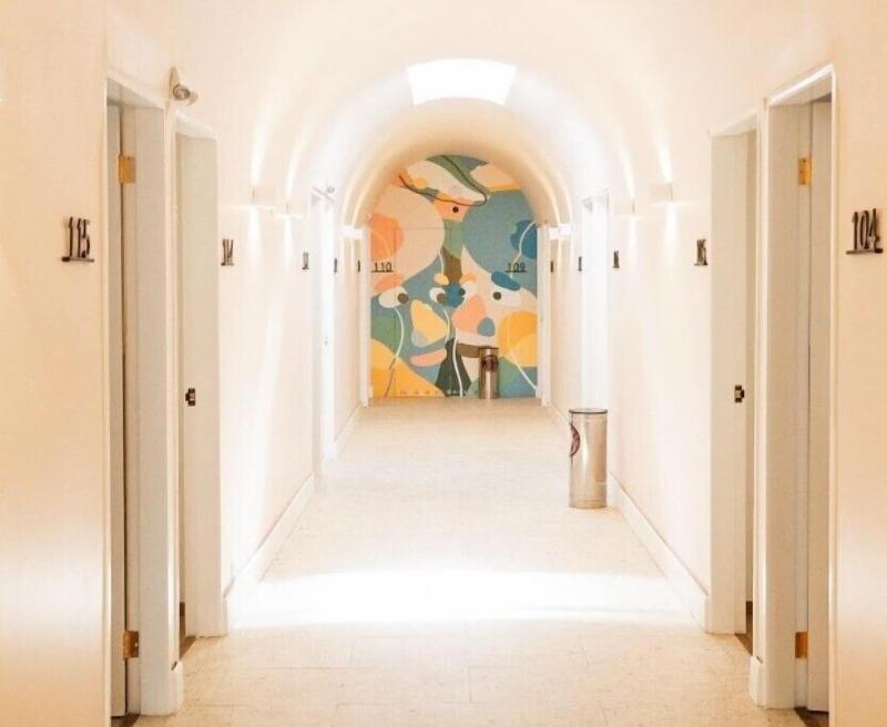 Intj Hotel