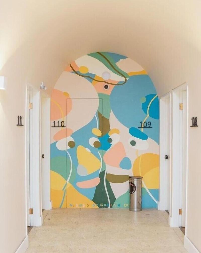 Intj Hotel