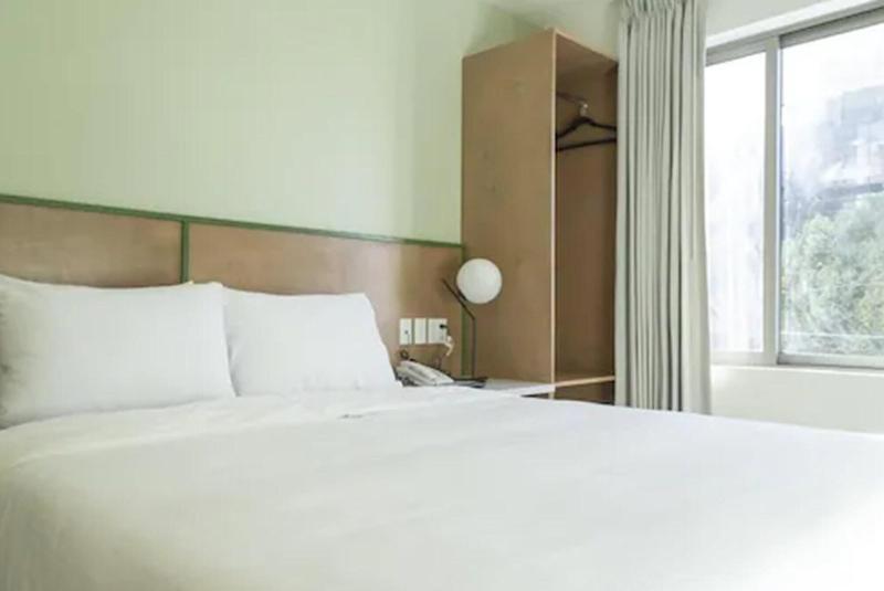 Intj Hotel