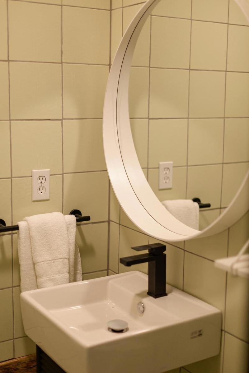 Intj Hotel