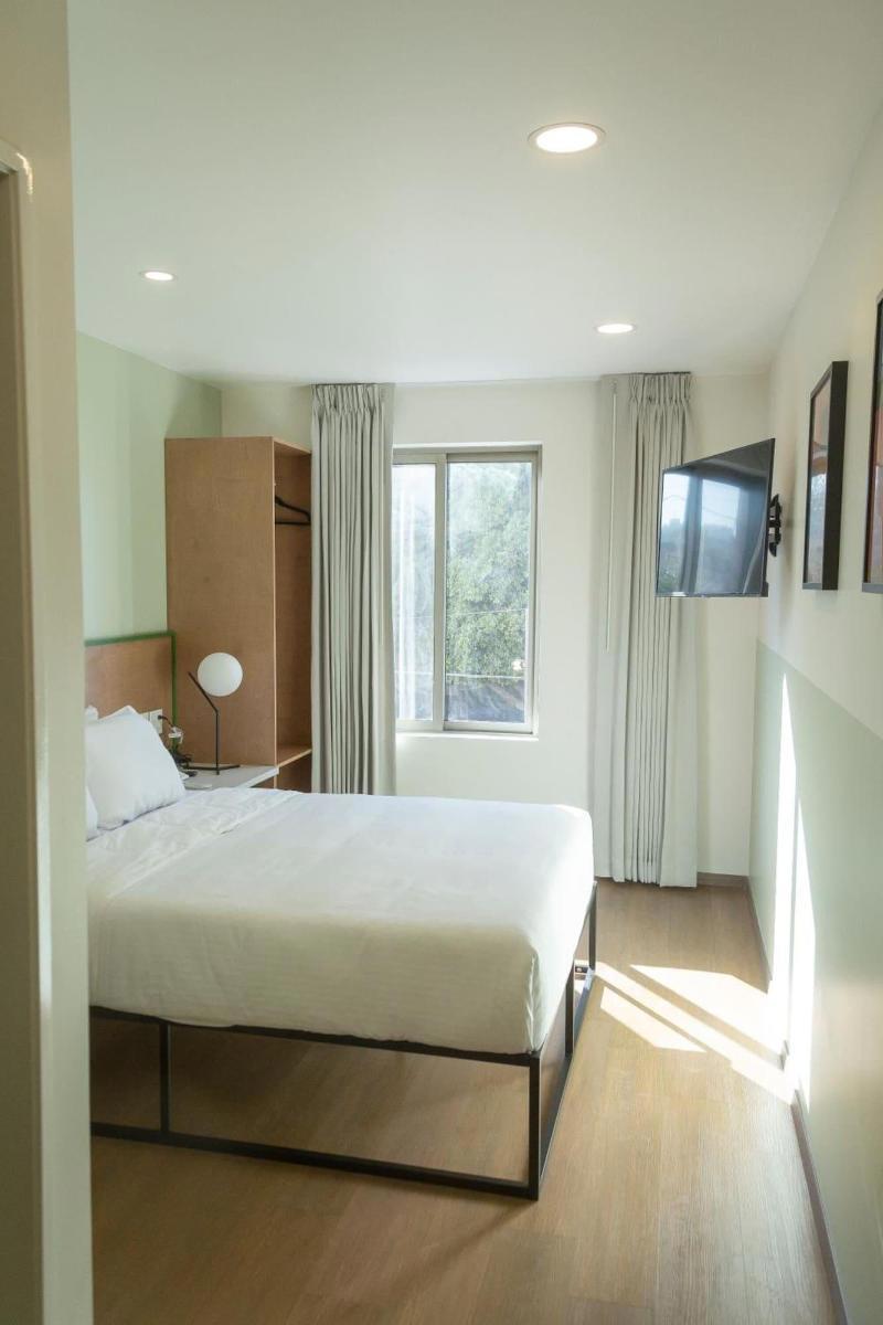 Intj Hotel