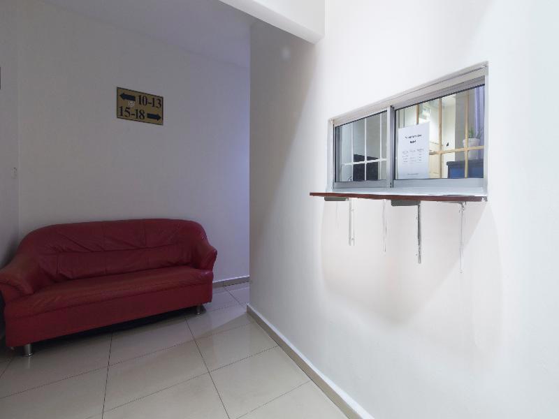 Oyo 44072 Mines Cempaka Hotel