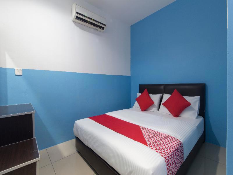 Oyo 44072 Mines Cempaka Hotel