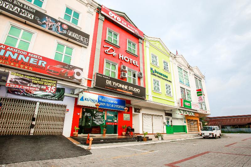 Oyo 89332 De Hotel