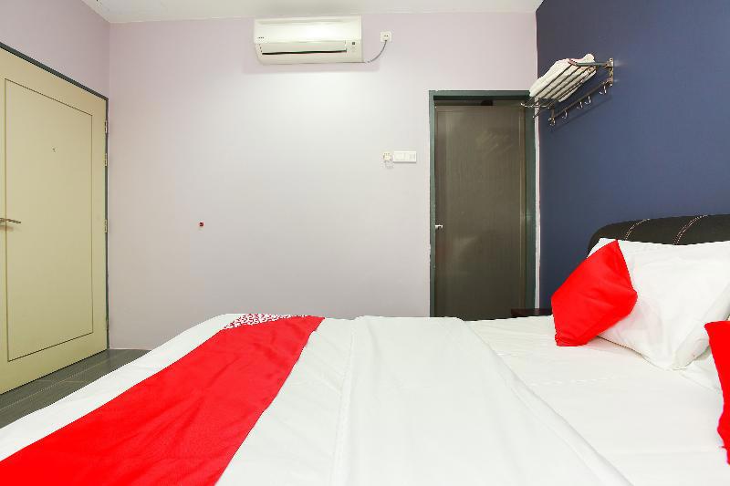 Oyo 89332 De Hotel