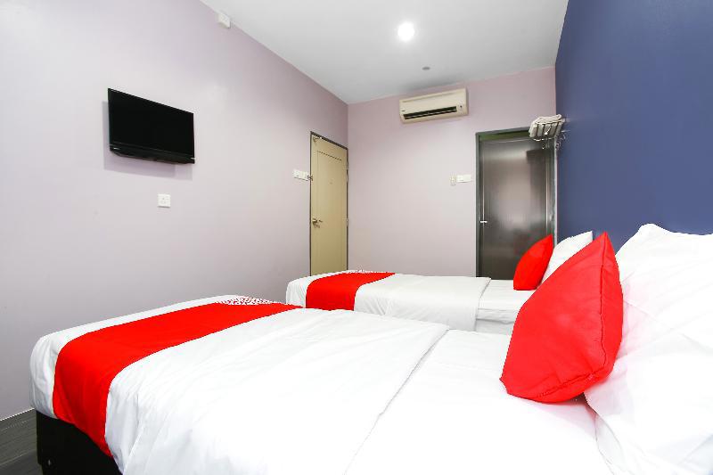 Oyo 89332 De Hotel