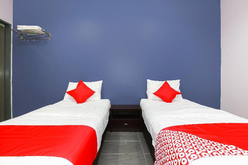 Oyo 89332 De Hotel