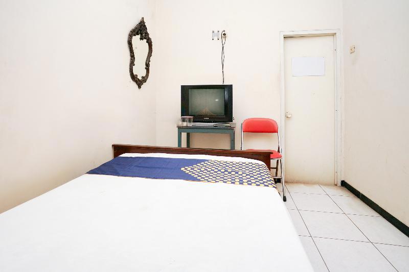 Oyo Life 2090 Ratna Backpacker Syariah