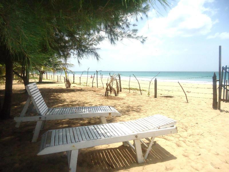 White Sand Beach Inn