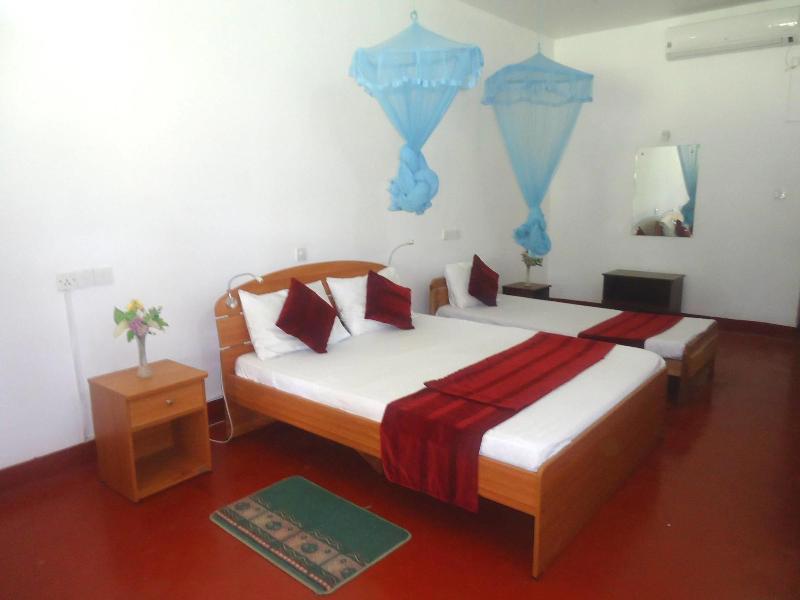 White Sand Beach Inn