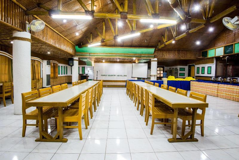 Family Country Hotel & Convention Center