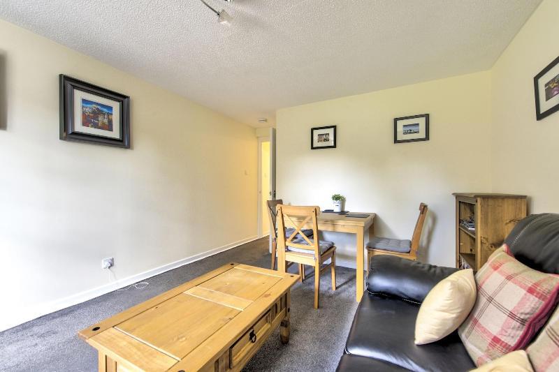 Grassmarket Apartment With Castle View