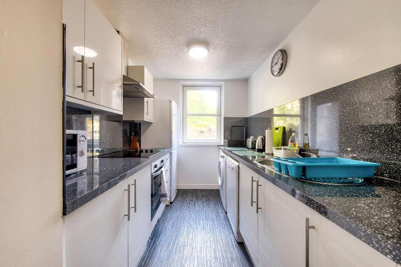 Grassmarket Apartment With Castle View