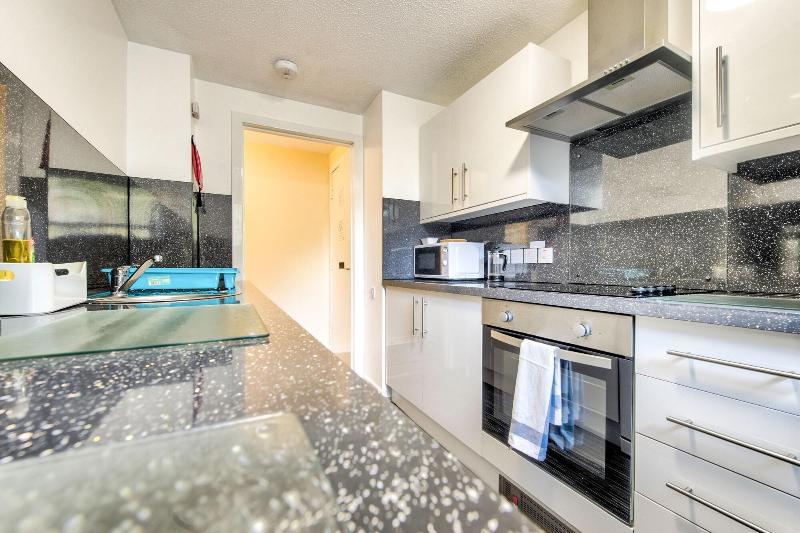 Grassmarket Apartment With Castle View