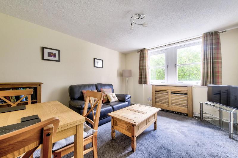 Grassmarket Apartment With Castle View