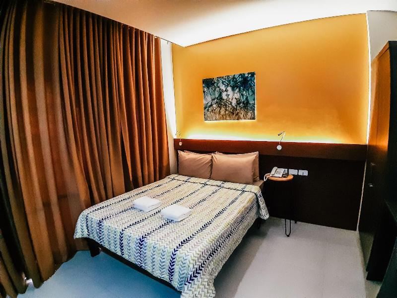 Cres Ebo Mansion Hotel And Bistro