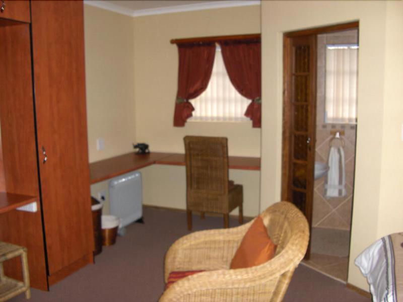 Aark Guest Lodge