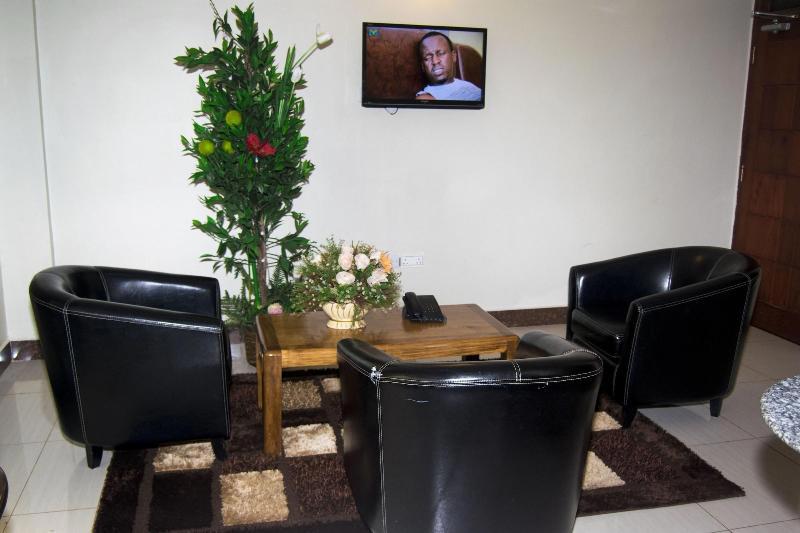 Flomi Hotel