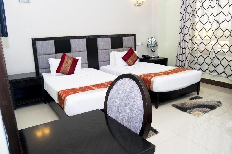 Flomi Hotel
