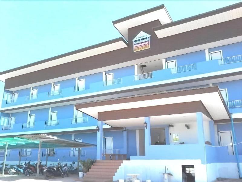 De-Complex Apartment