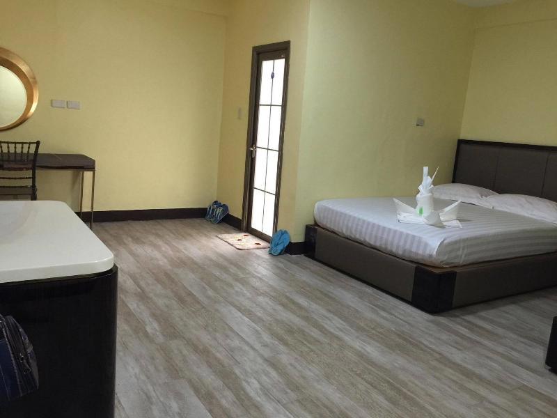 Meaco Royal Hotel - Plaridel